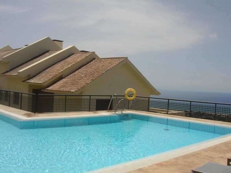 Wonderful views across the Mediterranean from this high quality property offers the opportunity to enjoy peaceful days on the beautiful Costa del S...