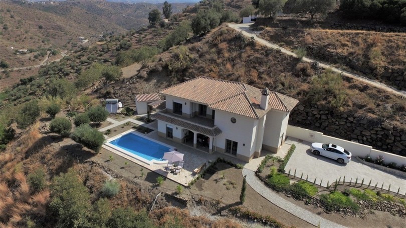 Imposing Country Residence with Panoramic Sea Views in Arenas Modern built style residence designed by its owner to the highest specifications with...