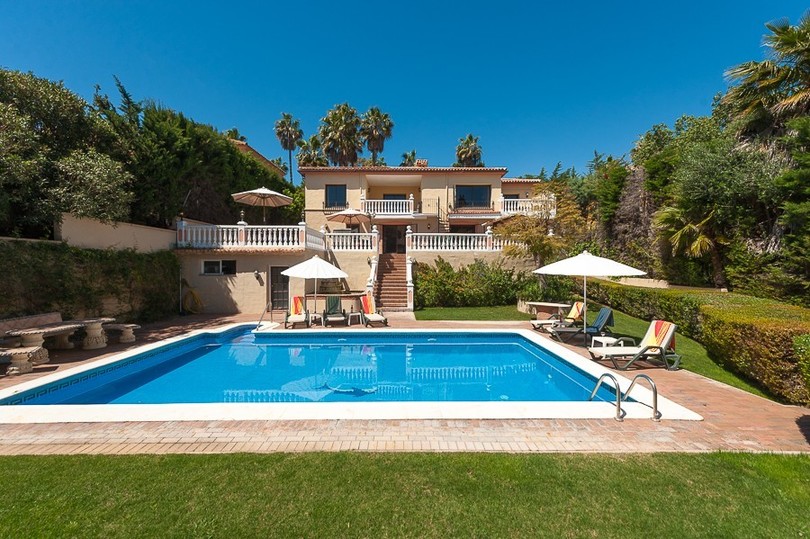 Price reduced from 837.000€ to 799.000€ for a quick sale.