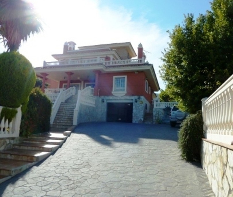 Alhaurín de la Torre, Costa del Sol, Málaga, Spain - Villa - Detached