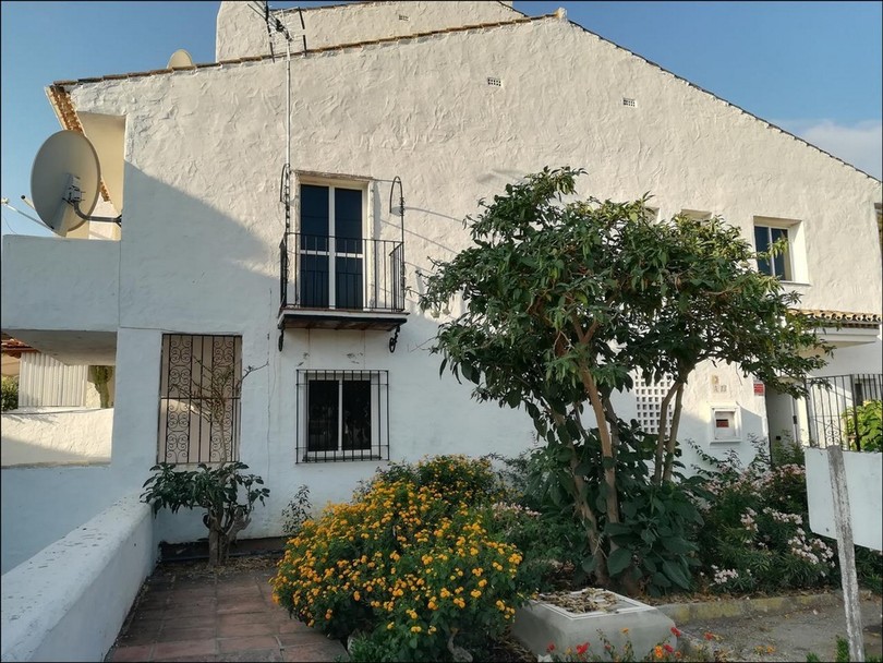 Investors fund reduced townhouse in.