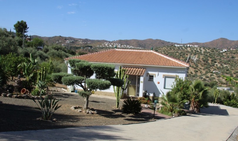 Sale, Villa, Viñuela, Malaga, Andalucia