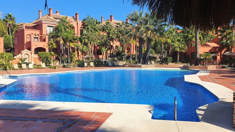Immaculate ground floor apartment in the famous Vasari Resort, walking distance to the beach and Puerto Banus.