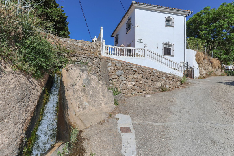 Detached Villa in the idyllic hamlet of Jorox