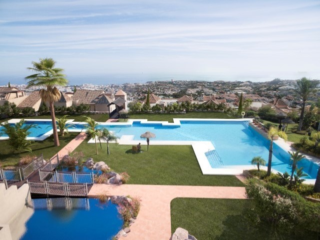 Modern and high-quality Bayview Homes 1-3 bedroom apartments with sea views from Benalmadena! 